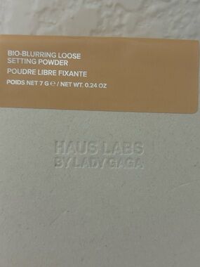 Haus Labs Bio-Blurring Loose Setting Powder - in Golden